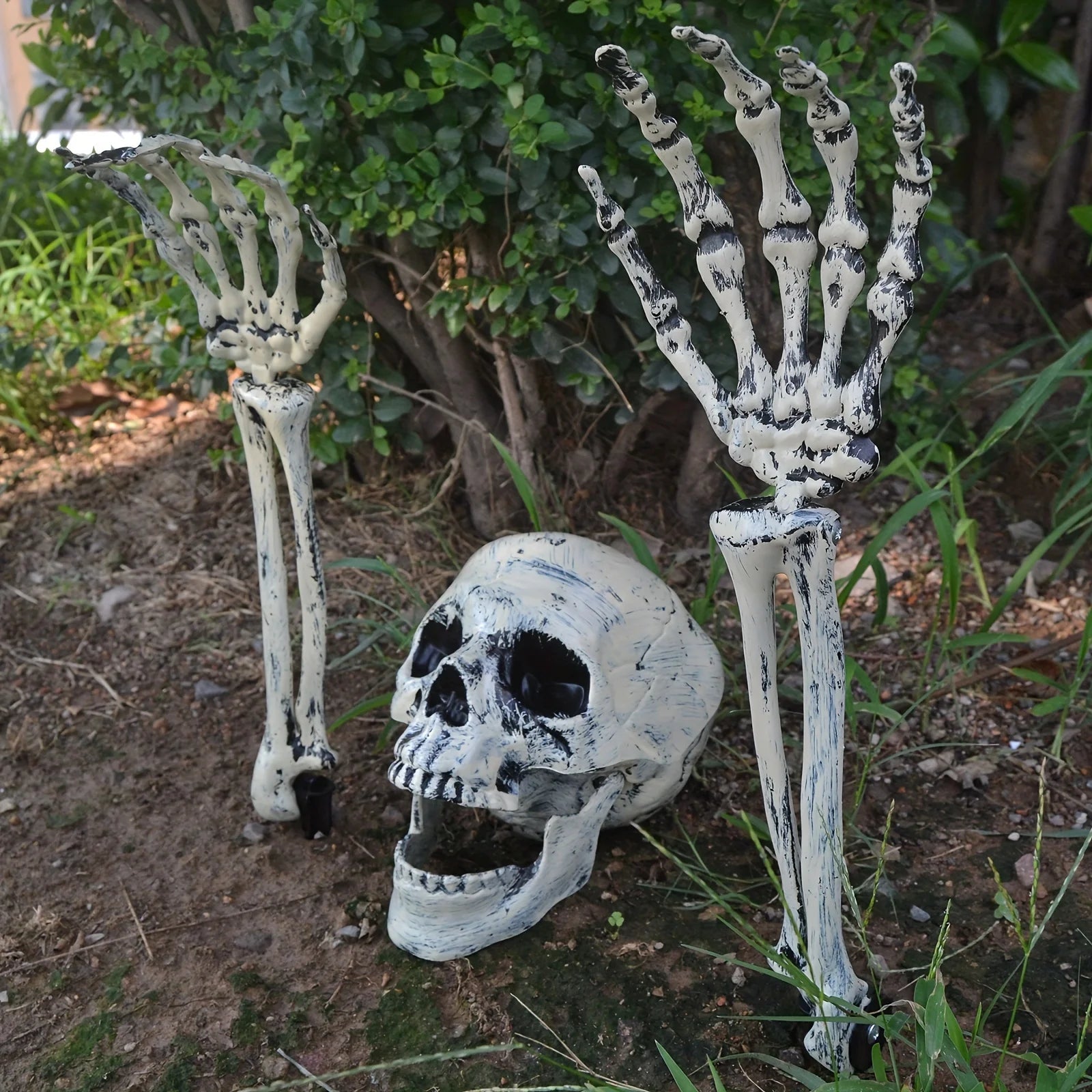 Three piece Halloween Floor Decoration Skeleton Simulation Prop Ghost Garden Skeleton Three piece Decoration Set.